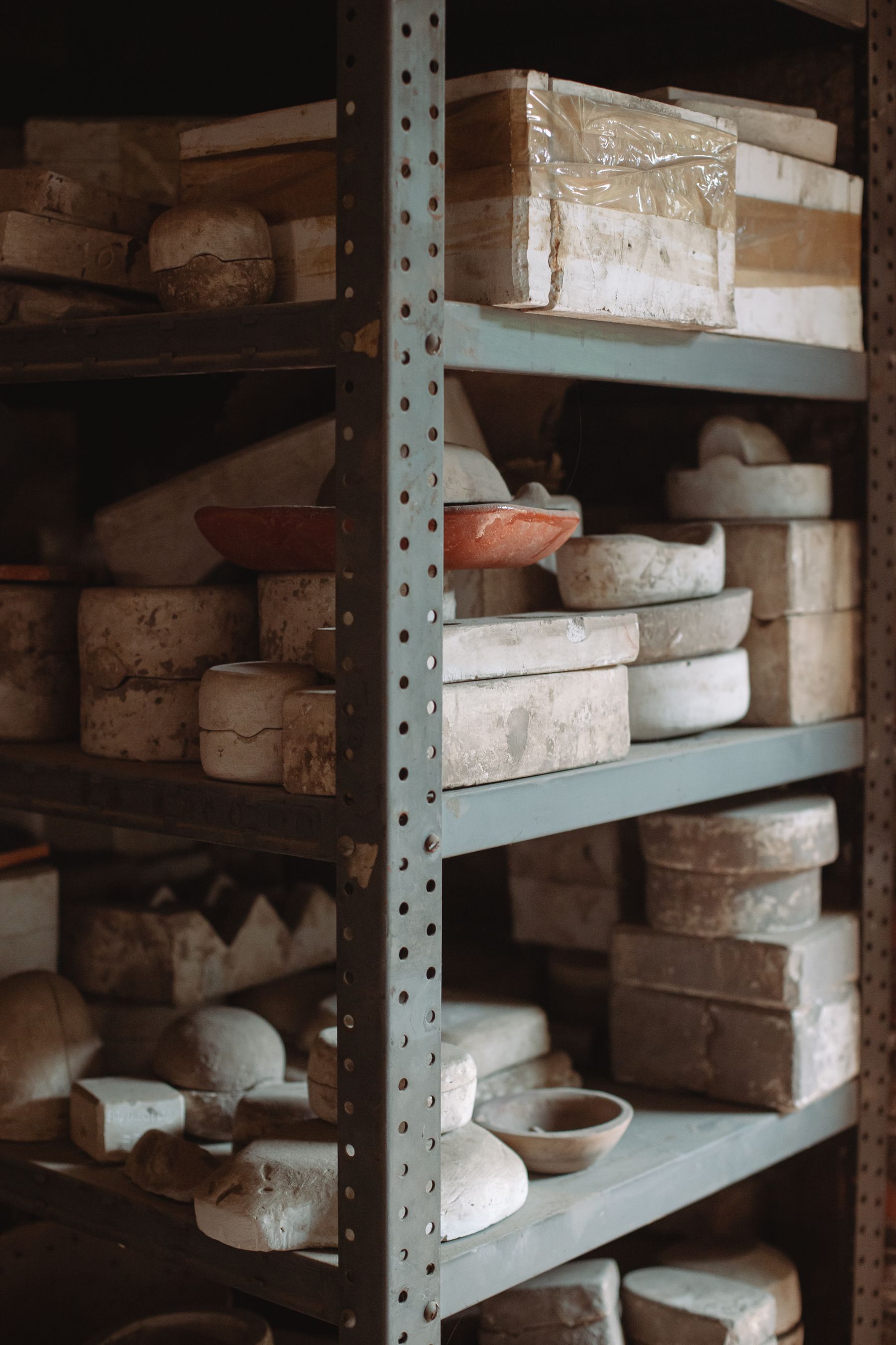 Materialen en keramiek in een werkplaats
